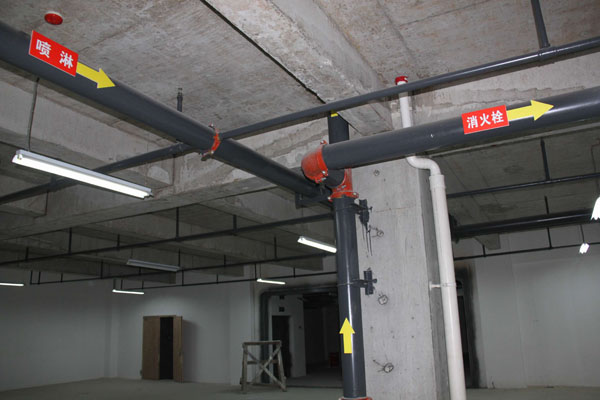 ���ܼ�����˨�ܵ����b